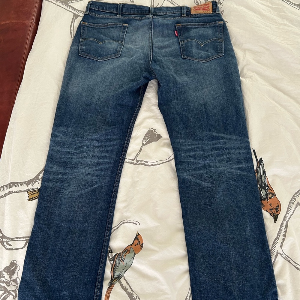 Men’s Levi 514 Slim Straight blue jeans. - Picture 2 of 7